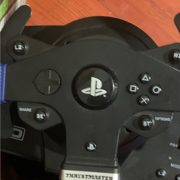 Ps4 steering wheel pedals and stand - Picture 2 of 6